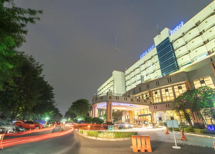Sunlake Waterfront Resort & Convention Jakarta